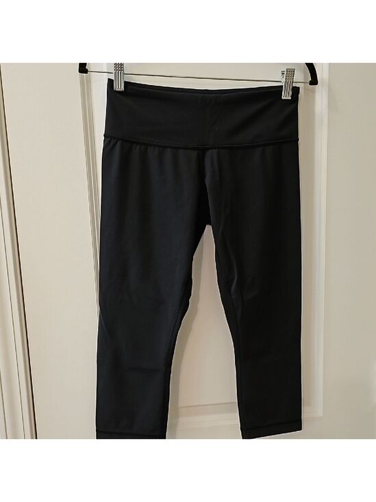 lululemon athletica Pants - 229. Lululemon Black Crop Leggings